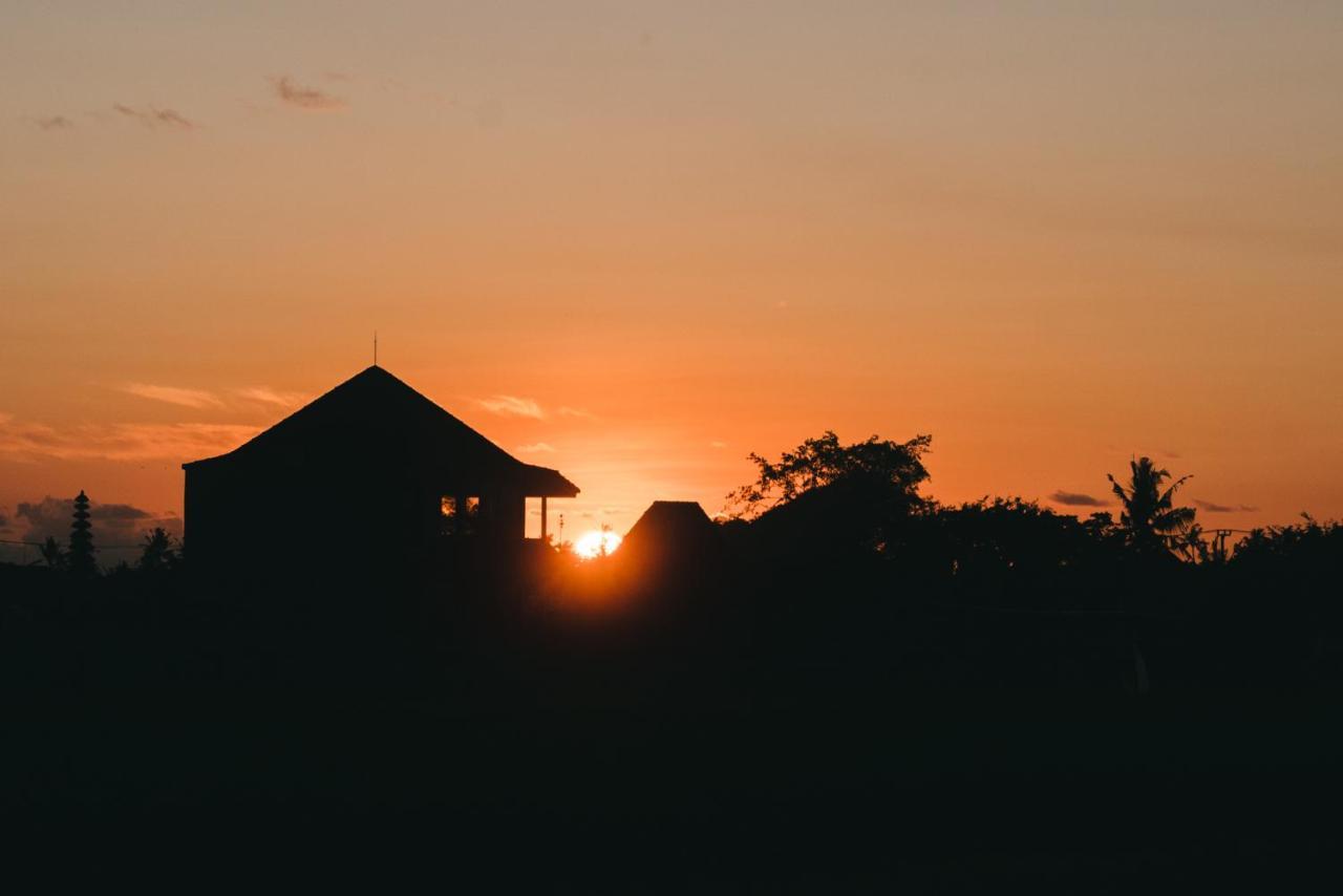 Villa Chic Designer - Steps From Lima Canggu