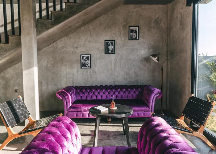 Chic Designer Villas - Steps From Lima Beach