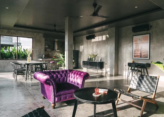 Chic Designer Villas - Steps From Lima Beach